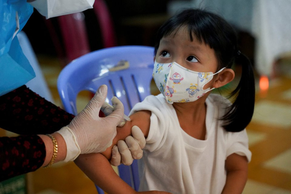 Campuchia bắt đầu tiêm vaccine Covid-19 cho trẻ 3 - 4 tuổi (25/02/2022)